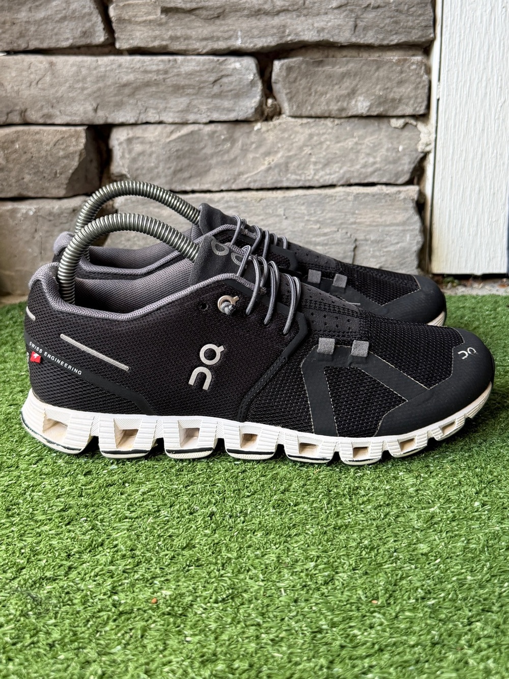 On Cloud 5 Black Lace Up Women’s Sneakers - Picture 2 of 11